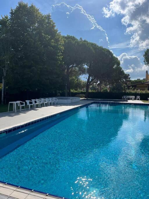Villa A Due Piani Con Giardino E Piscina Duna Verde Eksteriør billede