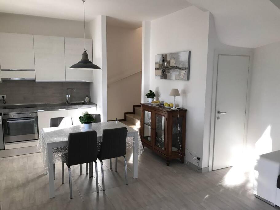Villa A Due Piani Con Giardino E Piscina Duna Verde Eksteriør billede